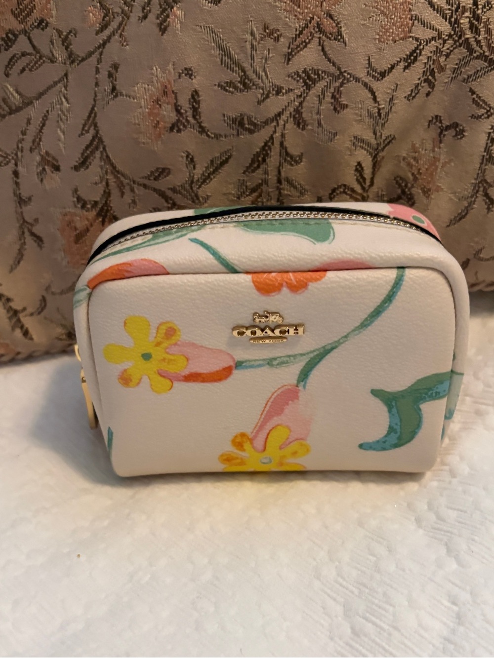 Coach Dreamy Chalk/Floral Print mini Boxy  Cosmetic Case